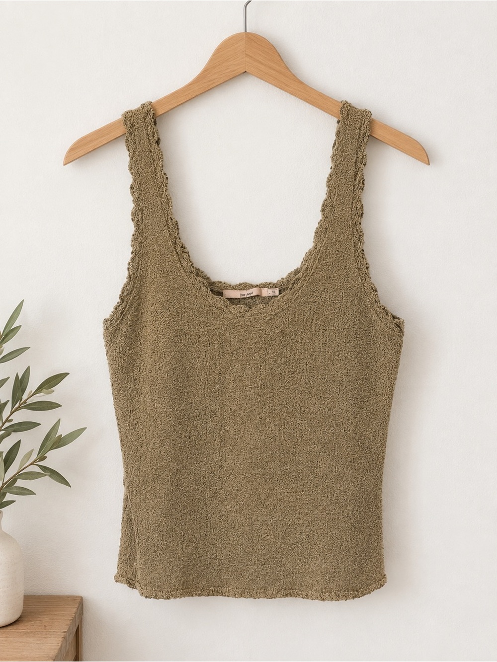 Mi Ami Crochet Knit Tank Top with Scalloped Straps - Size Large